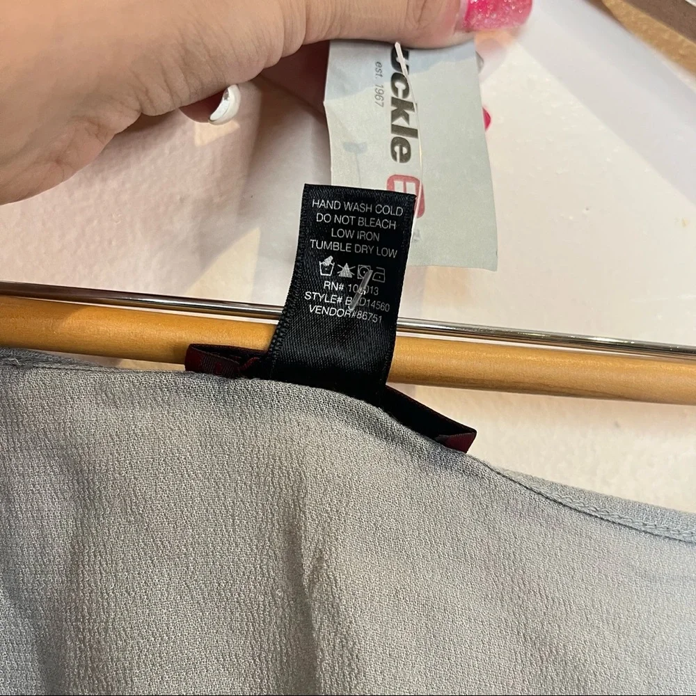 2/$25 NWT BKE Red Buckle Pale Blue Minimalist Scalloped Lace Simple Hott Tank - Picture 10 of 10